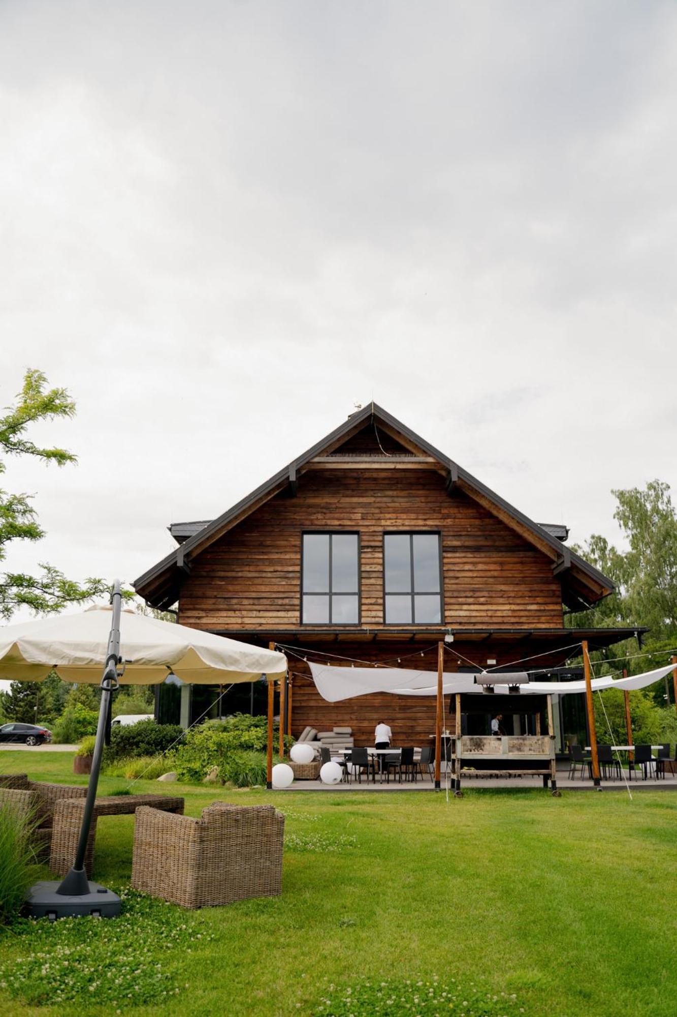 Karma House Goscienczyce Panzió Grojec  Kültér fotó