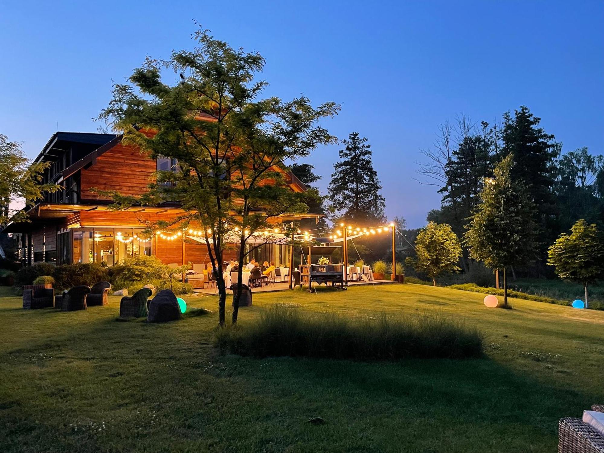 Karma House Goscienczyce Panzió Grojec  Kültér fotó