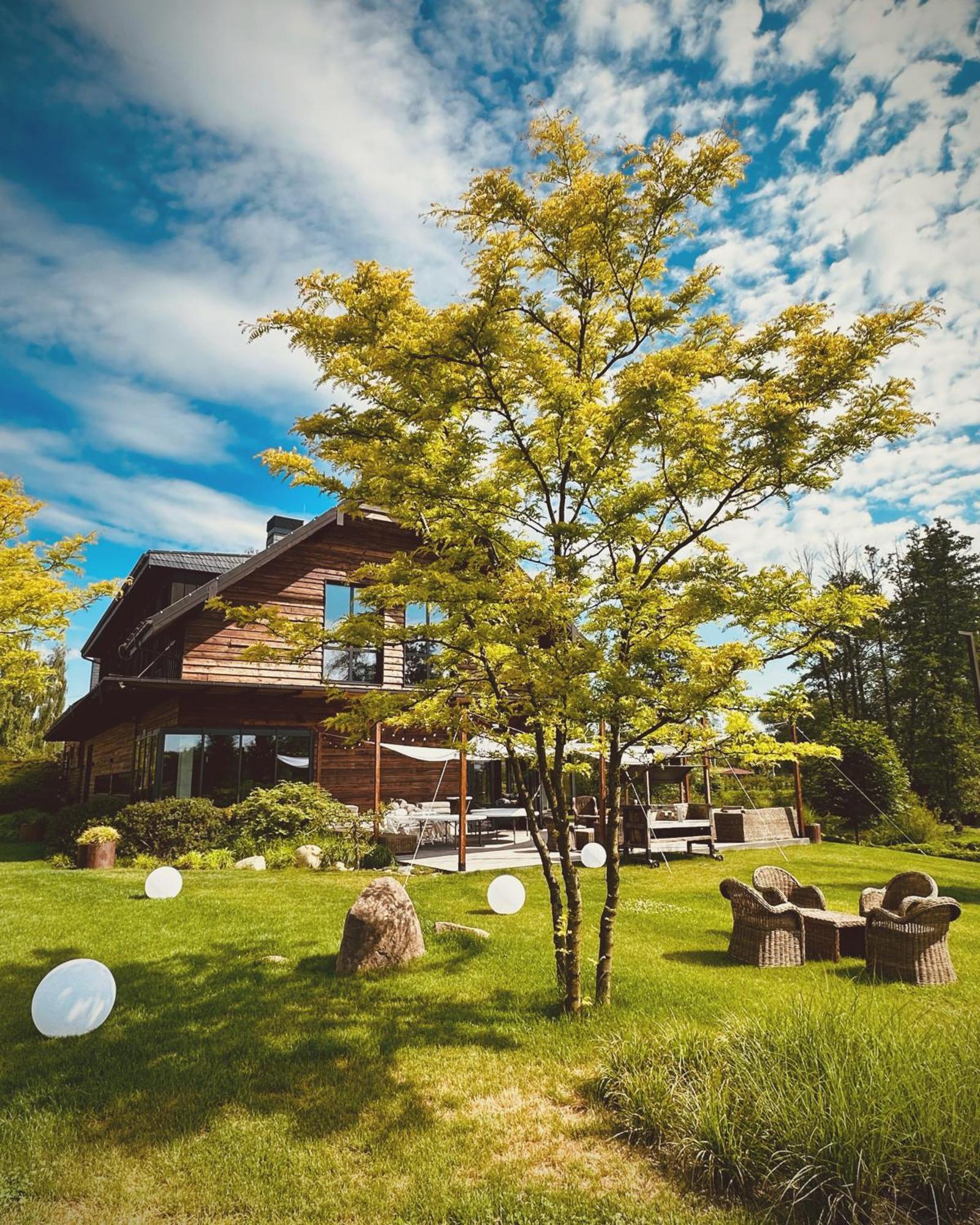 Karma House Goscienczyce Panzió Grojec  Kültér fotó